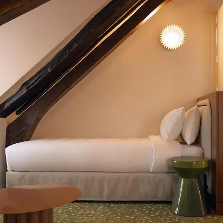 Salvia 4* Paris